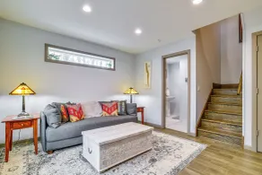 Seneca Lake Wine Trail Studio w/ Balcony & Views! - Innvendig