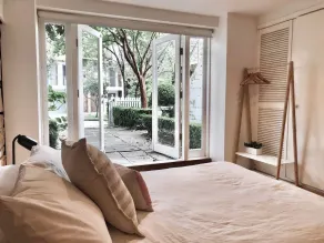 Prime Location Unit AC And Parking - Quarto