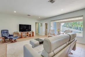 Waterfront Palmetto Home w/ Private Pool & Dock! - Interiør