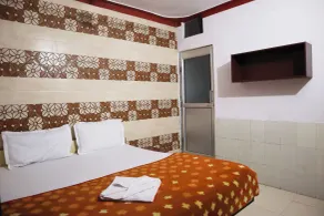 Laugh Tale Hostel - Room
