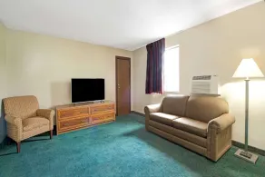Super 8 by Wyndham Eureka/Six Flags Nearby - Chambre