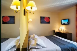 Brit Hotel Le Surcouf - Room
