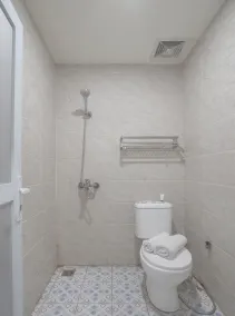 Collection O near Harbour Bay Mall formerly Kansa Hotel - Salle de bain