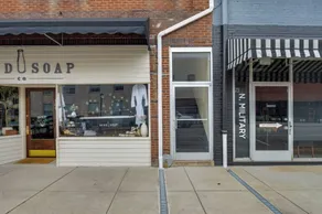 Historic Lawrenceburg Loft: Balcony + Square Views - Interiør