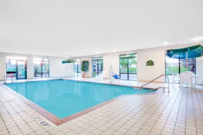 Wingate by Wyndham Gillette - Piscine