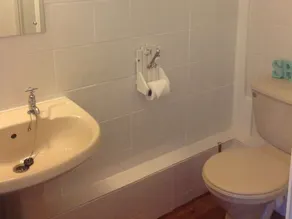 Safe Harbour Inn - Bathroom