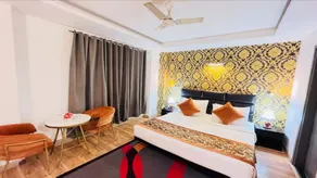 Qotel Comfort AT Residency Kaushambi Anand Vihar - Room