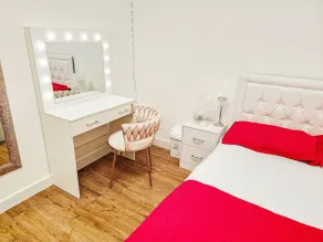 Cleave House - Stylish n Chic 3 Bed House Mins From Central London - Room