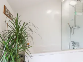 Pepperpot Cottage - Bathroom