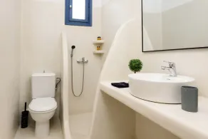Blue Heart Luxury Suites - Bathroom