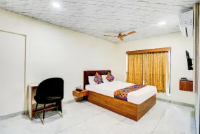 FabHotel Omkar & Lodging - Phoenix Market City - Camera