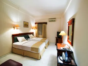 Puri Jaya Hotel - Habitación