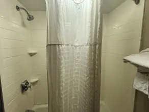 AmericInn by Wyndham Memphis East - Salle de bain
