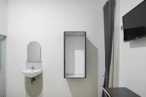 Hotel O near Mesjid Raya Sumatera Barat formerly Sachila Residence - Bathroom