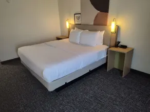 Spark by Hilton Stevensville - Room