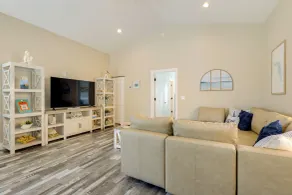 Deck & Steinhatchee River Views: Family Getaway - Interior