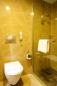 Green Suada Hotel - Bathroom