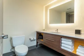 Holiday Inn Hotel & Suites Beaufort at Highway 21 by IHG - Banheiro