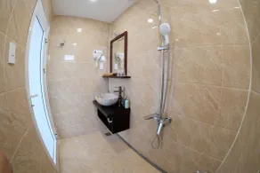 The Umi Hotel - Baño