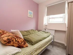 Flat 2, Dorstan - Rom