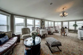 Inn By The Bay - Restaurante