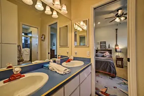 Lakefront Retreat w/ Dock & Beach: 2 Miles to Golf - Interior