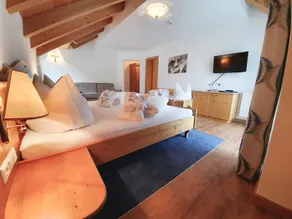 Triple room, shower, toilet - Habitación