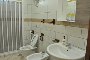 Victoria - Bathroom