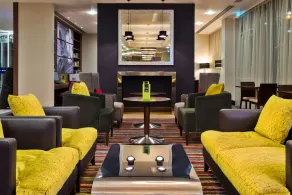 Hampton by Hilton London Luton Airport - Recepción