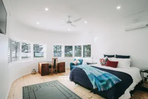 Deco Beach Luxury Apartments - Chambre