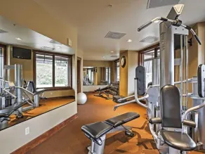 Breck Crystal Peak 7403 - Fitnessbereich