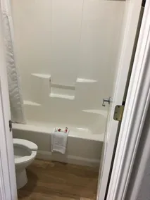 Super 8 by Wyndham San Antonio Near Fort Sam Houston - Salle de bain