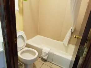 Days Inn by Wyndham Jacksonville NC - Salle de bain