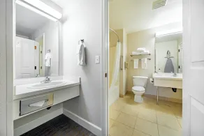 Ashland Hills Hotel & Suites - Salle de bain