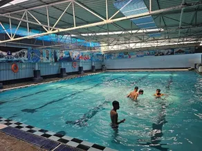 MK SUITES - Piscine