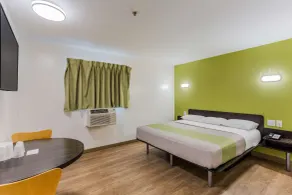 Motel 6-Jacksonville, FL - South - Room
