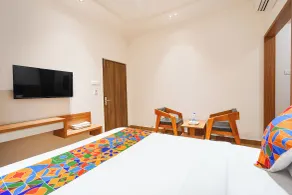 FabHotel A Square - 400m from Bhimavaram Junction - Værelse