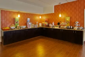 Spark by Hilton Columbus East Pickerington - Breakfast buffet