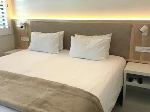 Plett Beachfront Guest House - Zimmer
