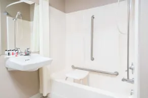Super 8 by Wyndham St. Cloud - Salle de bain