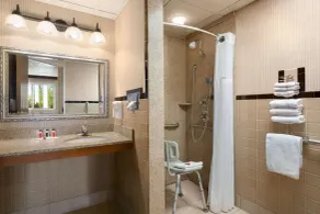 Ramada by Wyndham Bismarck - Salle de bain