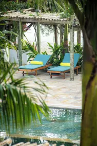 Giraffe Beach Hotel - Pool