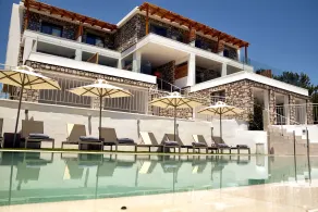 Kouros Stone Suites - Piscina