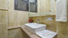 Royal Residence Galleria l Female Only - Badrum