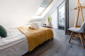Family Holiday Home With Hot Tub Sleeps 8 - Room