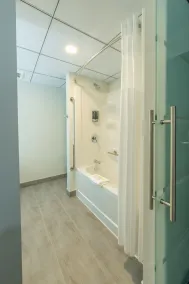 Quality Inn Sunshine Suites - Salle de bain