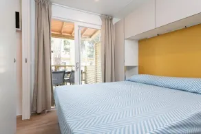 Cozy 2 bedroom Cabin sleeps 5 in Lido di Spina, Italy-Perfect Family Retreat - Værelse