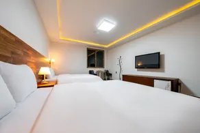 F1 Hotel - Room