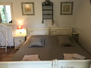 \"Independent Guest House adjacente a um mas francês '' - Quarto