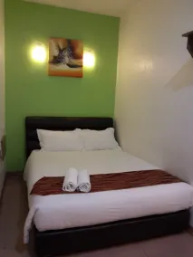GOLDEN GATE HOTEL - Zimmer